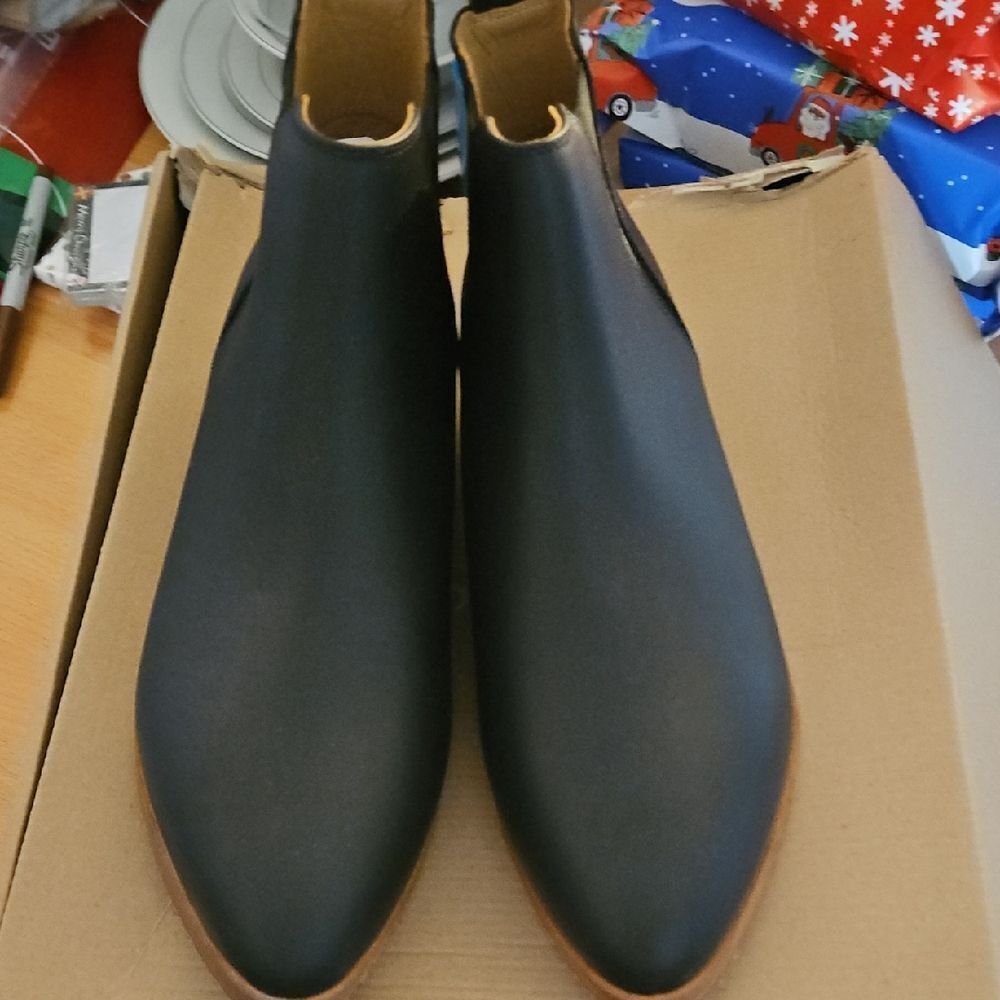 NISOLO Woman Black Chelsea Boots NEW
